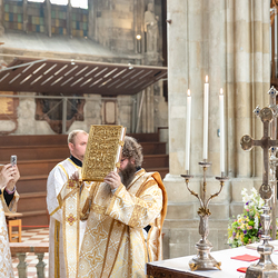 Priesterweihe Byzantinischer Ritus im Stephansdom / Erzdiözese Wien/ Schönlaub