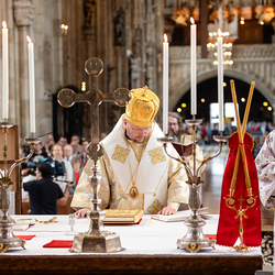 Priesterweihe Byzantinischer Ritus im Stephansdom / Erzdiözese Wien/ Schönlaub