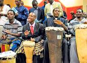 Musik gehört zum Leben: Jesuitische Scholastiker im Arrupe College in Harare, Simbabwe / JESAM